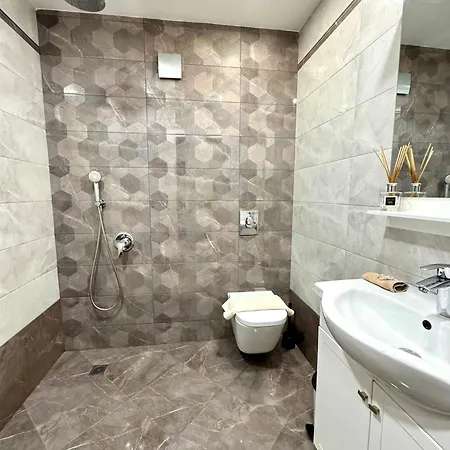 Velinice By Rv Varna